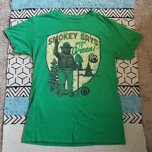 Smokey the bear t-shirt size S